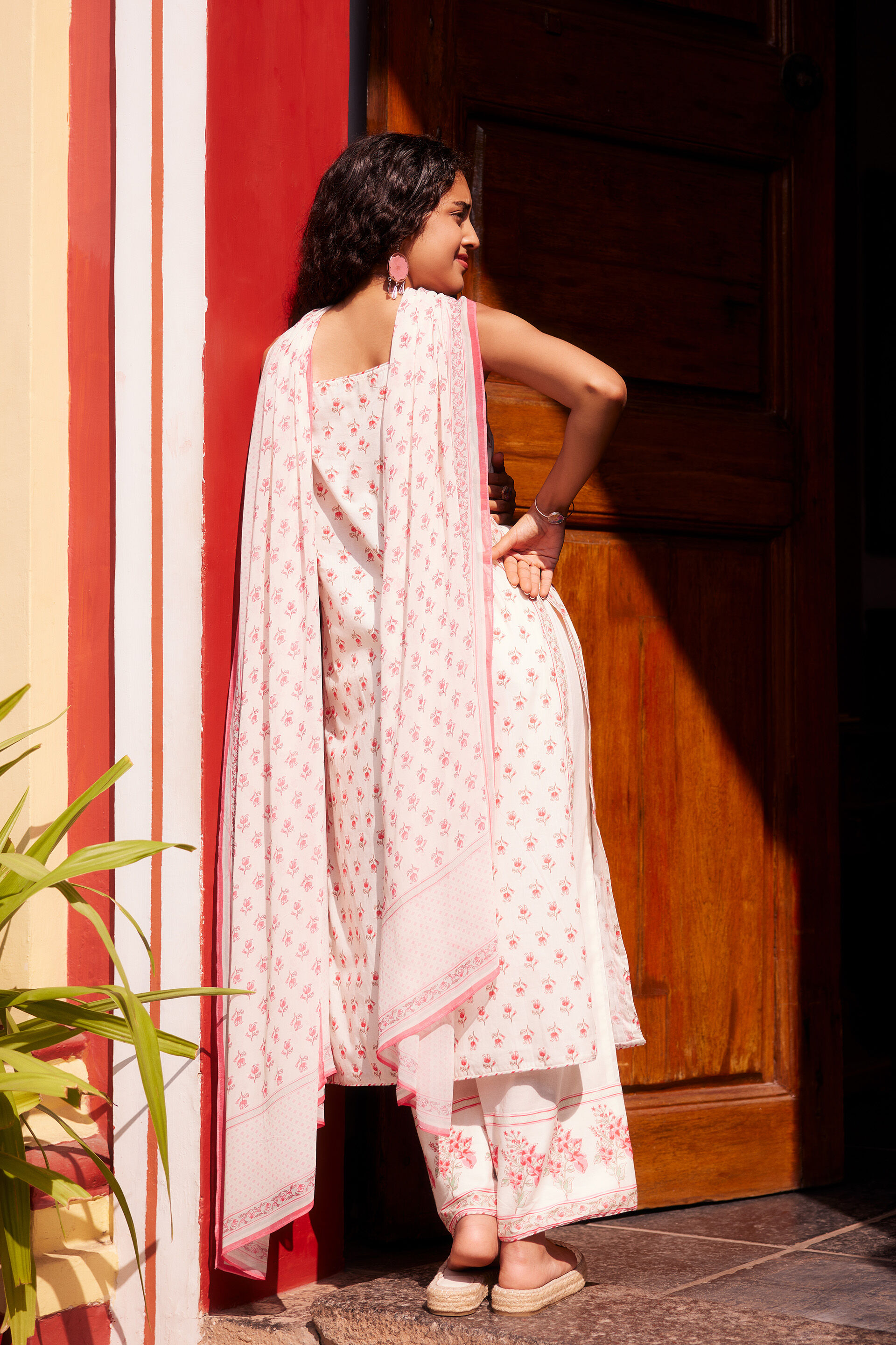 Udta Lamha Kurta Set - Off White, Off White, image 3